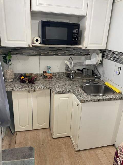 8670 SW 18th Court, Davie FL - photo 6 of 23
