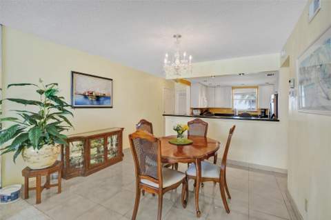 1051 Hillsboro Mile #307e, Hillsboro Beach FL - photo 8 of 31
