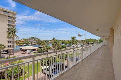 1051 Hillsboro Mile #307e, Hillsboro Beach FL - photo 22 of 31