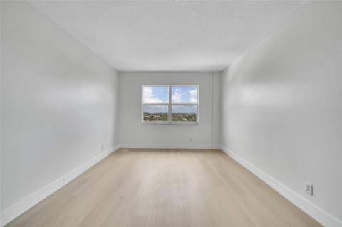 2555 NE 11th Street #806, Fort Lauderdale FL - photo 9 of 12