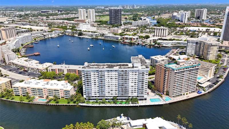 2 bedroom Condominium at 137 Golden Isles Drive #706, Golden Surf Towers, Hallandale Beach — photo 5