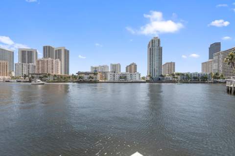 137 Golden Isles Drive #706, Hallandale Beach FL - photo 19 of 72