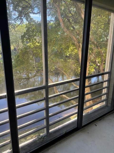 2304 S Cypress Bend Drive #313, Pompano Beach FL - photo 12 of 14