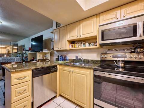 33 Spinning Wheel Lane #33, Tamarac FL - photo 17 of 39