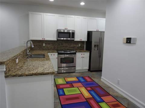 2299 NE 9th Avenue #2299, Wilton Manors FL - photo 9 of 30