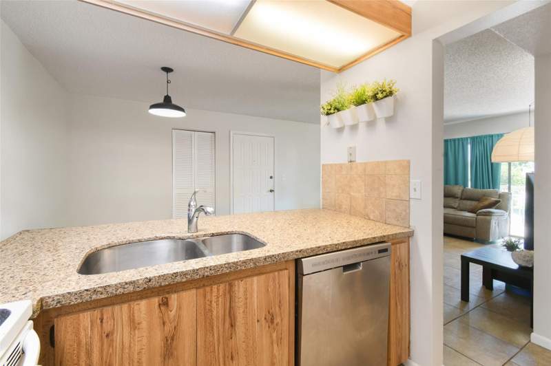 2 bedroom Condominium at 3402 Gardens Drive #14B, Glenbrook, Palm Beach Gardens — photo 5