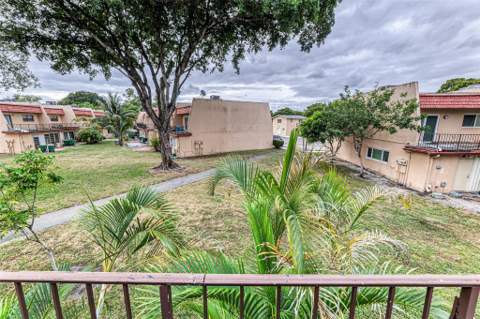 73 Ann Lee Lane, Tamarac FL - photo 12 of 22