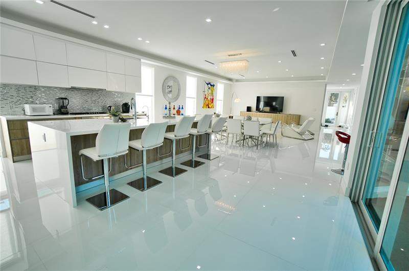 5 bedroom Single Family Residence at 3325 NE 18th, Las Olas By The Sea, Fort Lauderdale — photo 3