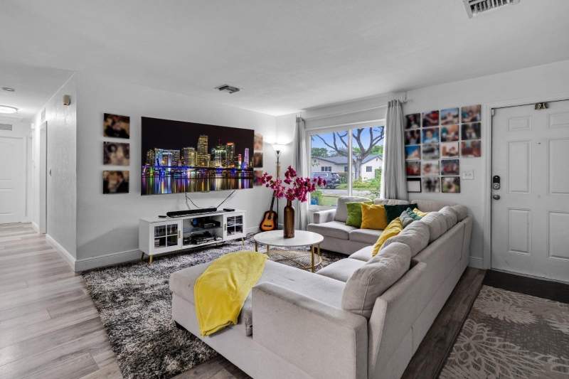 3 bedroom Single Family Residence at 315 S 57th Avenue, Lawn Acres 36-3 B, Hollywood — photo 3
