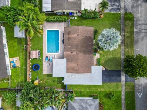 315 S 57th Avenue, Hollywood FL - photo 8 of 19