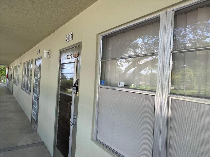 1 bedroom Condominium at 2025 Berkshire B #2025, Century Village East, Deerfield Beach — photo 3