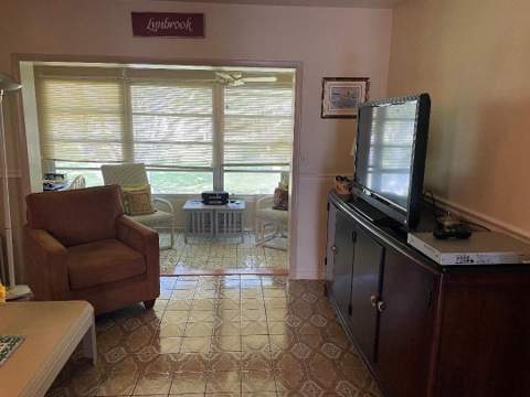 7410 NW 1st Street #202, Margate FL - photo 7 of 25