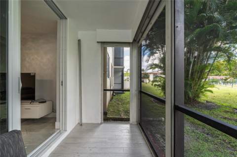9523 S Hollybrook Lake Drive #102, Pembroke Pines FL - photo 21 of 64