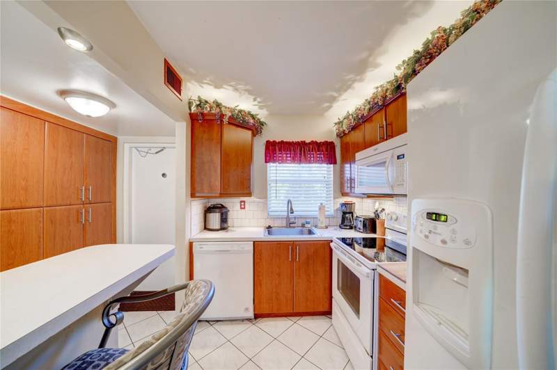 2 bedroom Condominium at 9440 Sunrise Lakes Boulevard #312, Sunrise Lakes Phase III, Sunrise — photo 2