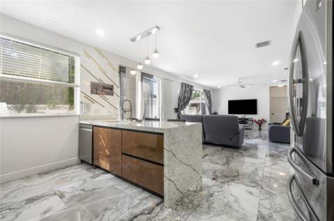 9526 NW 52nd Place, Coral Springs FL - photo 7 of 34