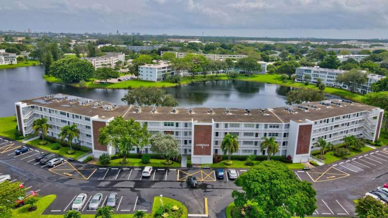 1 bedroom Condominium at 3107 Cambridge #3107, Century Village East, Deerfield Beach — photo 3