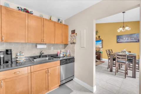 6008 NW 3rd Street, Margate FL - photo 15 of 31