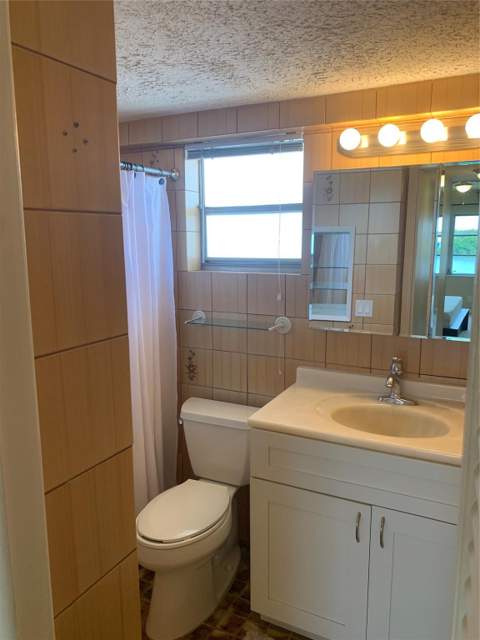 4311 Crystal Lake Drive #314, Deerfield Beach FL - photo 20 of 31