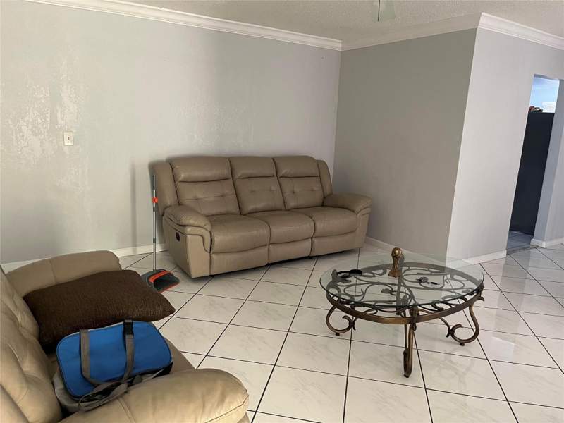 4 bedroom Single Family Residence at 3420 NW 39th Street, Oriole Estates Sec 7 64-1, Lauderdale Lakes — photo 3