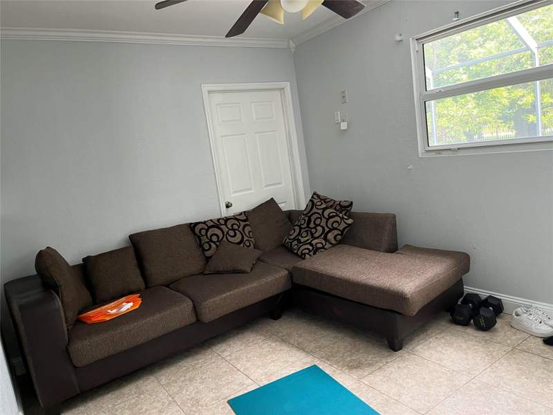 4 bedroom Single Family Residence at 3420 NW 39th Street, Oriole Estates Sec 7 64-1, Lauderdale Lakes — photo 4
