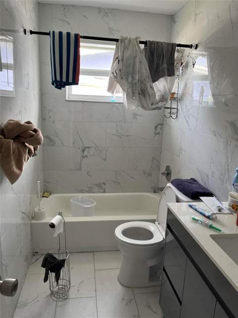 3420 NW 39th Street, Lauderdale Lakes FL - photo 10 of 13