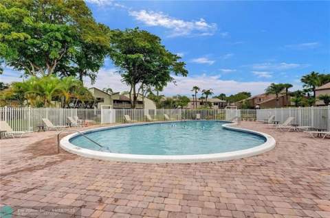 1668 Cypress Pointe Drive #1668, Coral Springs FL - photo 23 of 25