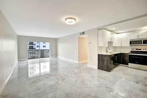 1901 S Ocean Drive #202, Hollywood FL - photo 8 of 11