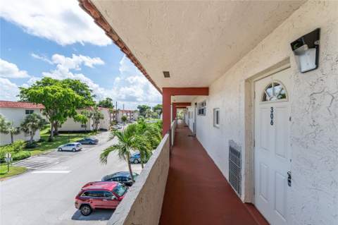 671 S Hollybrook Drive #306, Pembroke Pines FL - photo 18 of 53