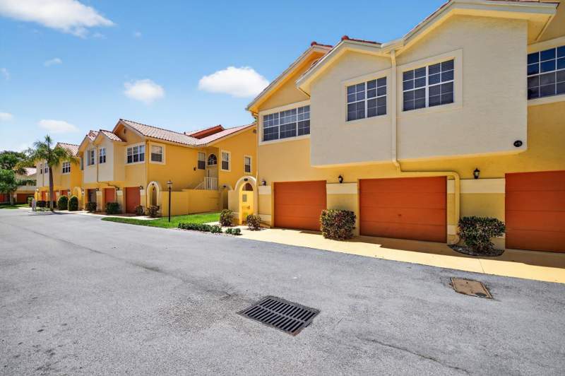 2 bedroom Condominium at 2121 S Ocean Boulevard #506, Cabana Bay Village Condo, Lauderdale-By-The-Sea — photo 4