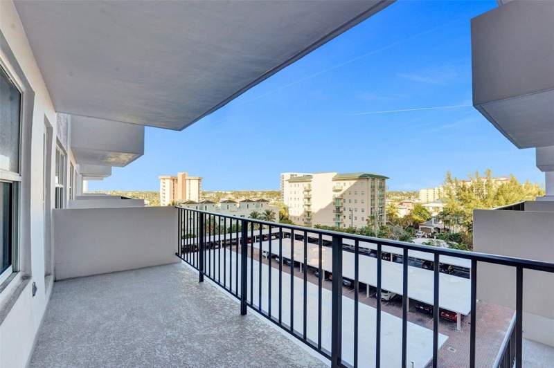 2 bedroom Condominium at 405 N Ocean Boulevard #623, Parliament House, Pompano Beach — photo 4
