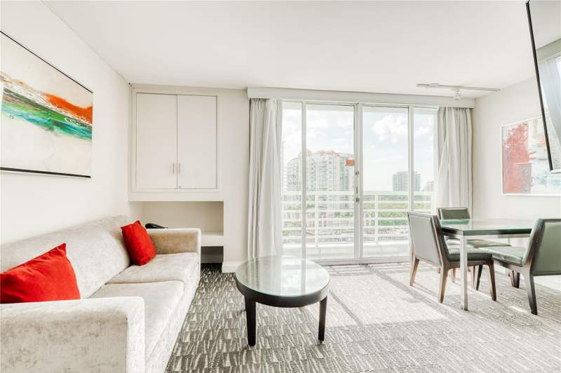 1 bedroom Condominium at 2670 E Sunrise Boulevard #826, Gallery One, Fort Lauderdale — photo 2