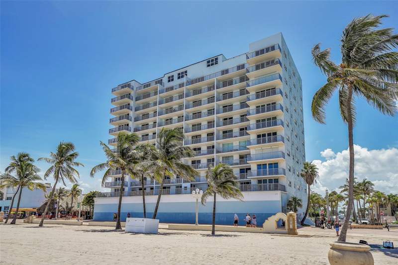 1 bedroom Condominium at 400 N Surf Road #703, Edgewater, Hollywood — photo 3