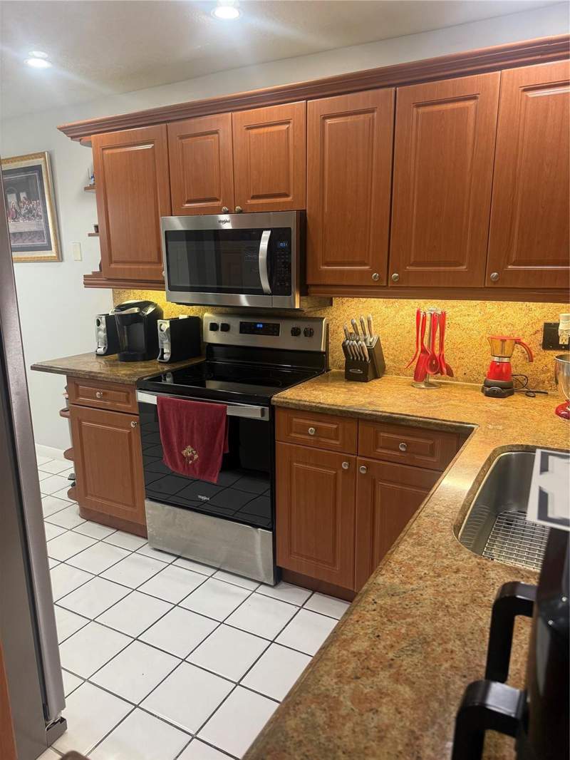 3 bedroom Single Family Residence at 7081 Woodmont Way, Cypress At Woodmont III 1, Tamarac — photo 5