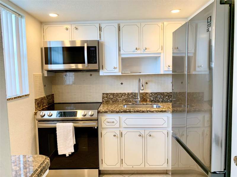 1 bedroom Condominium at 6550 Winfield Boulevard #105, Winfield Gardens South, Margate — photo 2