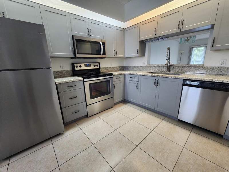 2 bedroom Condominium at 1650 SW 124th Terrace #209D, Falmouth-Century Village, Pembroke Pines — photo 4