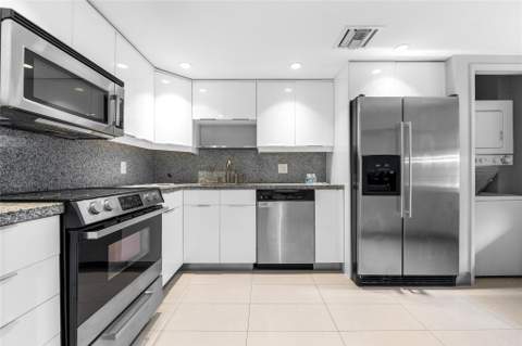 535 Oaks Drive #508, Pompano Beach FL - photo 6 of 34