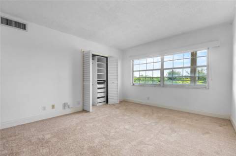 535 Oaks Drive #508, Pompano Beach FL - photo 9 of 34