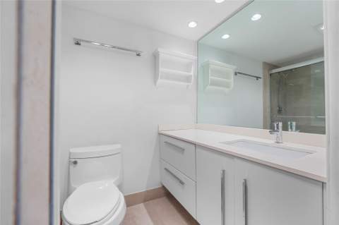 535 Oaks Drive #508, Pompano Beach FL - photo 11 of 34