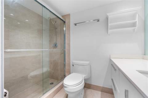 535 Oaks Drive #508, Pompano Beach FL - photo 13 of 34