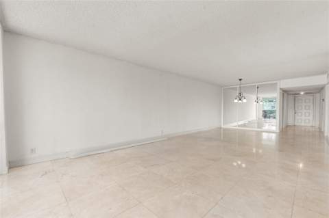 535 Oaks Drive #508, Pompano Beach FL - photo 17 of 34