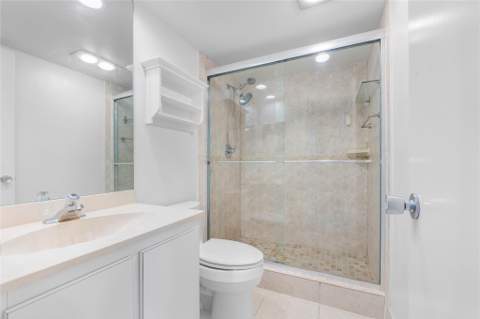 535 Oaks Drive #508, Pompano Beach FL - photo 22 of 34