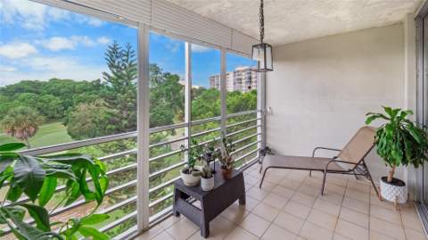 535 Oaks Drive #508, Pompano Beach FL - photo 24 of 34