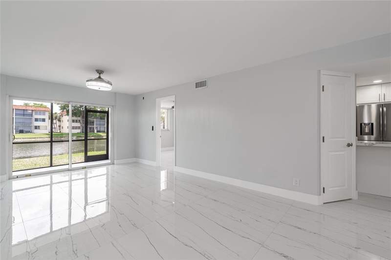 2 bedroom Condominium at 361 S Hollybrook Drive #105, Hollybrook Golf & Tennis, Pembroke Pines — photo 2