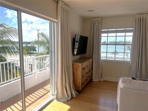 355 Virginia Street #1, Hollywood FL - photo 13 of 33