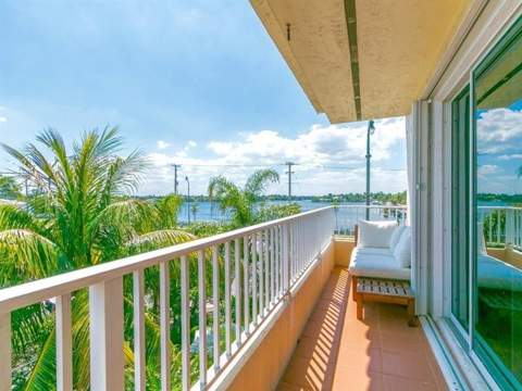 355 Virginia Street #1, Hollywood FL - photo 10 of 33