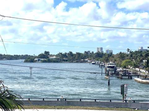 355 Virginia Street #1, Hollywood FL - photo 9 of 33