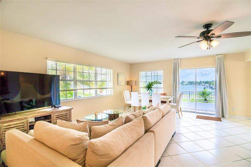 3 bedroom Townhouse at 355 Virginia Street #1, Virginia Beach Resort, Hollywood — photo 2