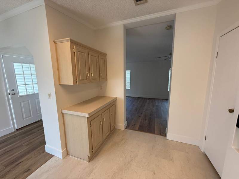 2 bedroom Mobile Home at 8648 SW 16th Place, Park City Sec One 49-11 B, Davie — photo 3