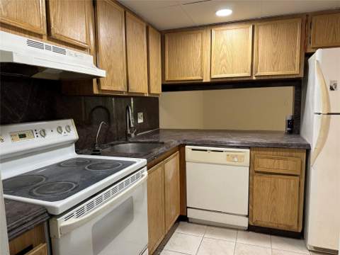 745 SE 1st Way #97, Deerfield Beach FL - photo 6 of 21