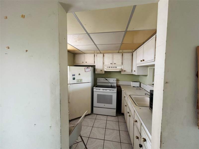 1 bedroom Condominium at 4451 NW 16th Street #k308, Lauderhill East, Fort Lauderdale — photo 2